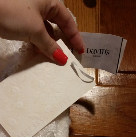 Wedding dress - Picture 4 of 4